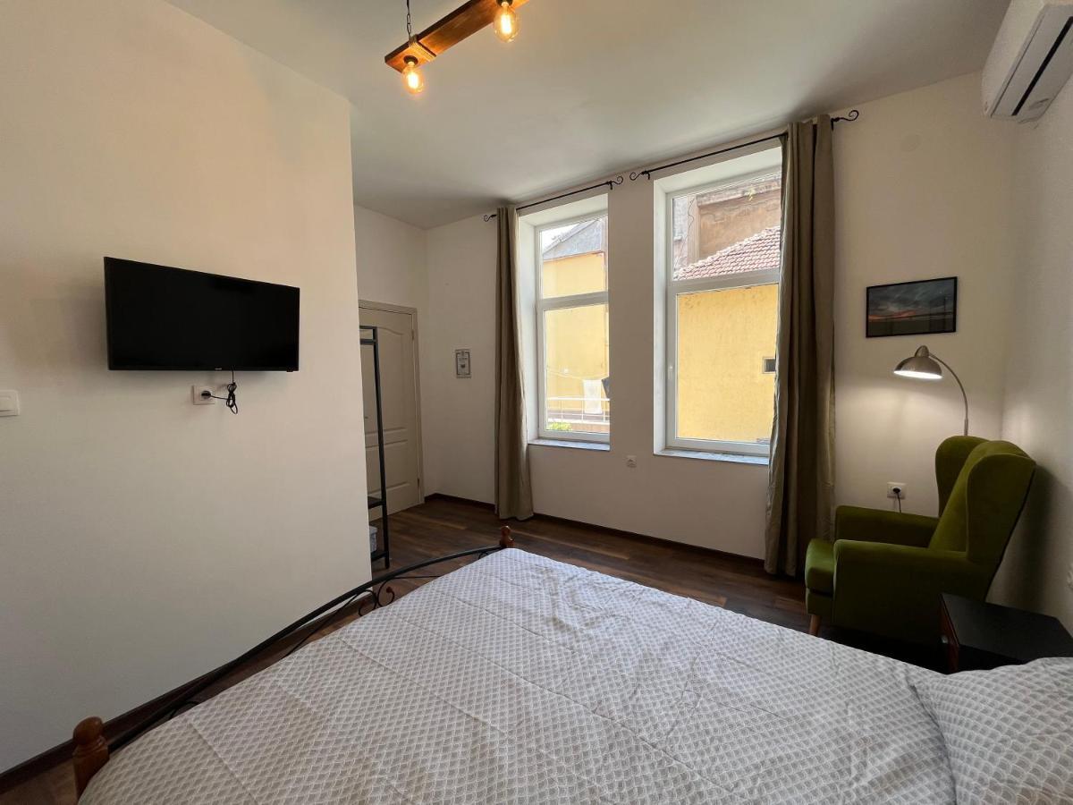 Prista Guest Rooms Ruse Esterno foto