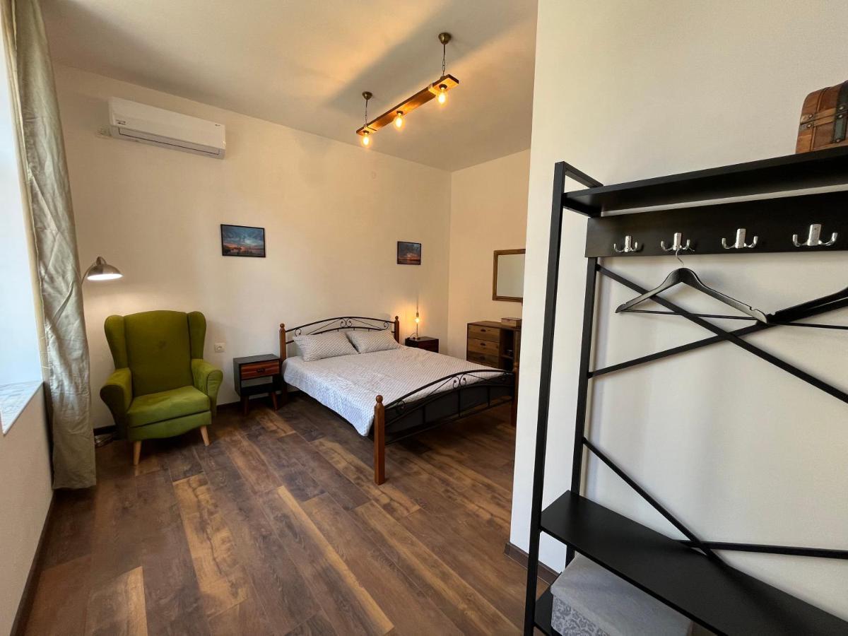 Prista Guest Rooms Ruse Esterno foto