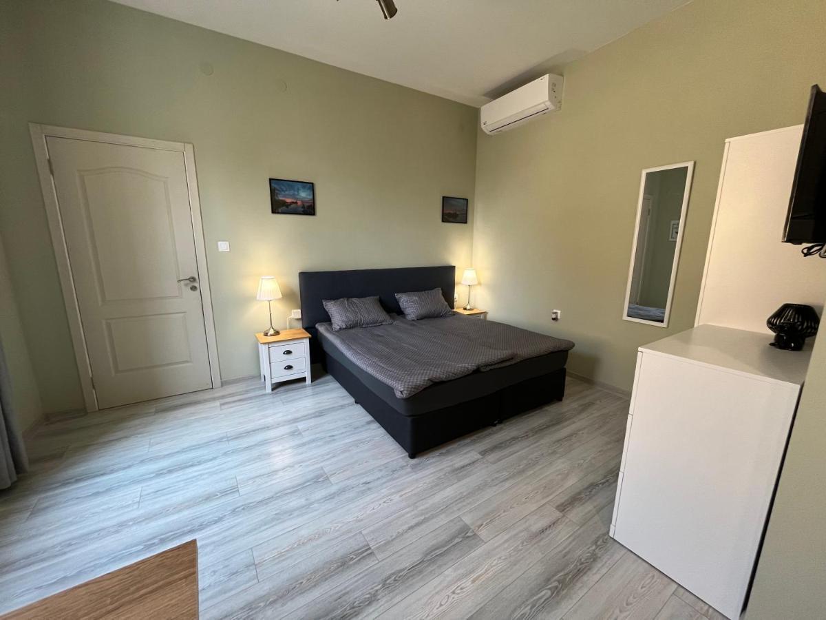 Prista Guest Rooms Ruse Esterno foto